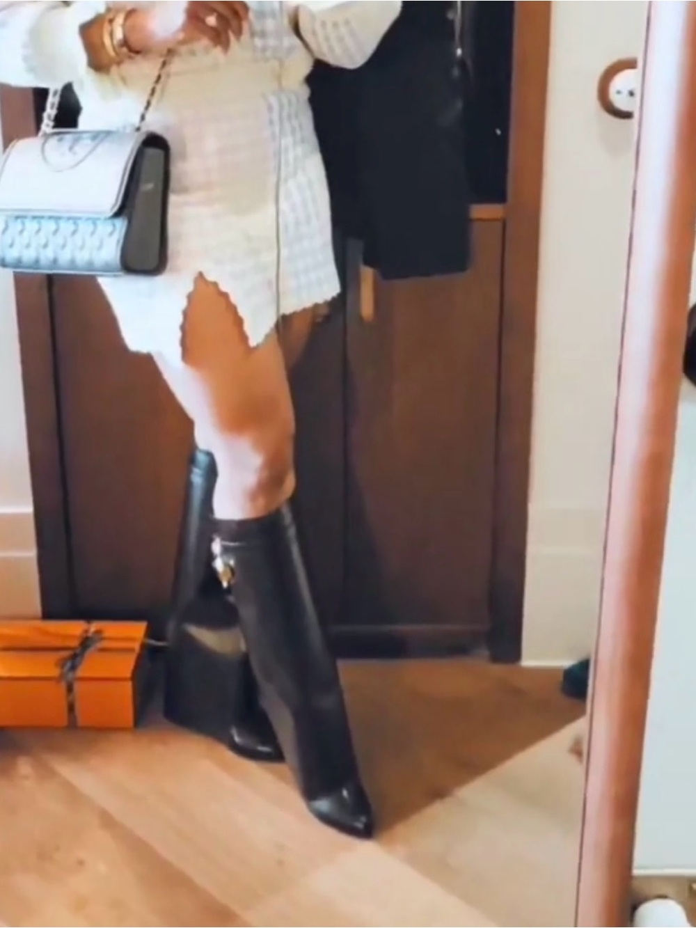 Givenchy shark lock Pant boots— Black Leather with Logo Charm. Very comfortable - Picture 6 of 17